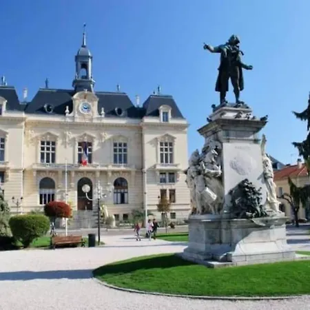 Petit Cocon Tarbais -wifi-parking Appartement *